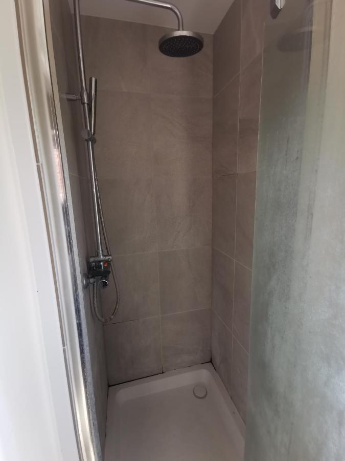 Big Private Room In Town Centre Eastleigh Luaran gambar