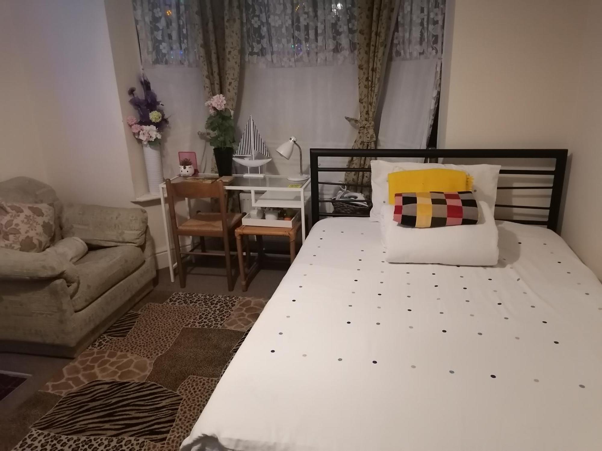 Big Private Room In Town Centre Eastleigh Luaran gambar