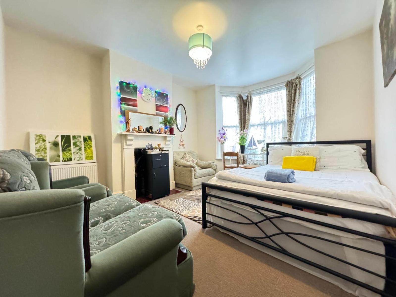 Big Private Room In Town Centre Eastleigh Luaran gambar